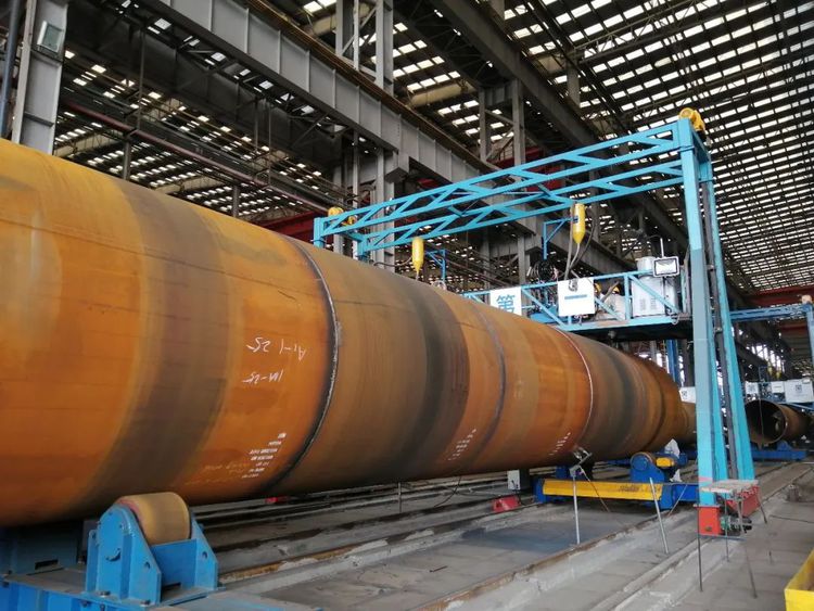 广东中远海运重工首个国外海上导管架钢桩项目开工